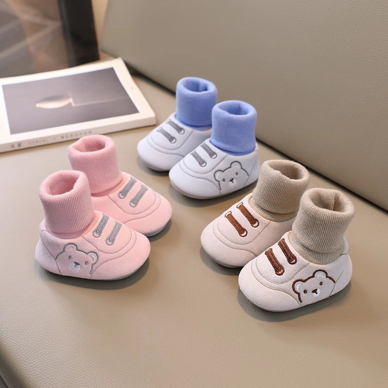 Baby shoes and socks 0-1 years old 3-6-12 months old cotton shoes for warmth anti slip walking shoes for male and female babies